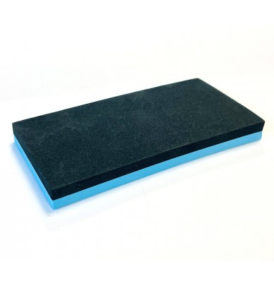 Medium-hard flexible block for precision sanding