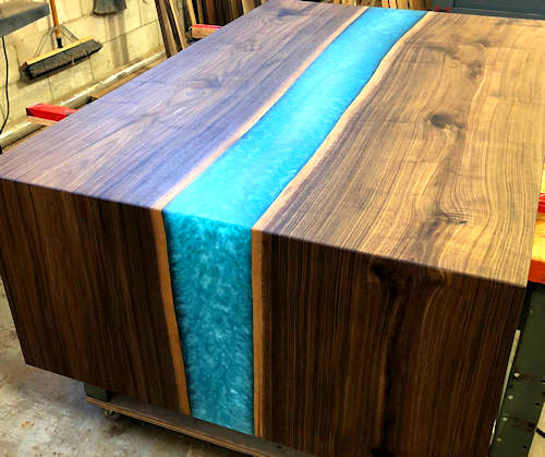 How to make a river table with epoxy resin?