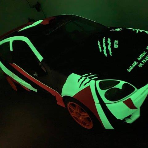 How to make a glow-in-the-dark Raptor paint for the car ?